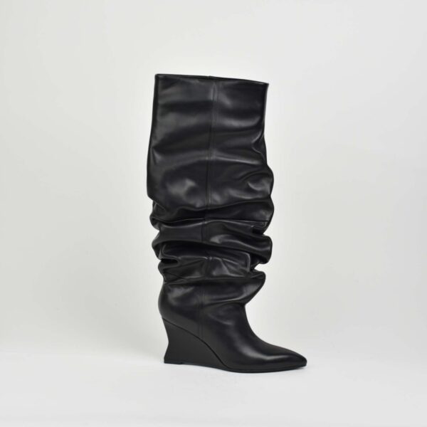 AMARÉ – Black Boots T-007